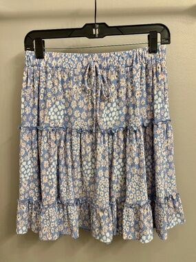 CAUTION TO THE WIND Floral Skirt With Ruffles